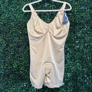 NEW Va Bien Underwire Bra Sized Bodysuit Smooth Long Leg Shaper 711 Ivory